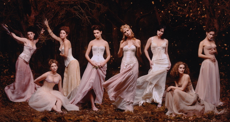 people, celebration, dress, tree, Shannen Doherty, Holly Marie Combs, young women, Michelle Williams, Jessica Biel, women, newlywed, togetherness, Keri Russell