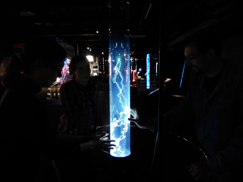 glowing, people, light - natural phenomenon, white, illuminated, adult, dielectric barriereentladung, lamp, touching, plasma plume, group of people, incidental people