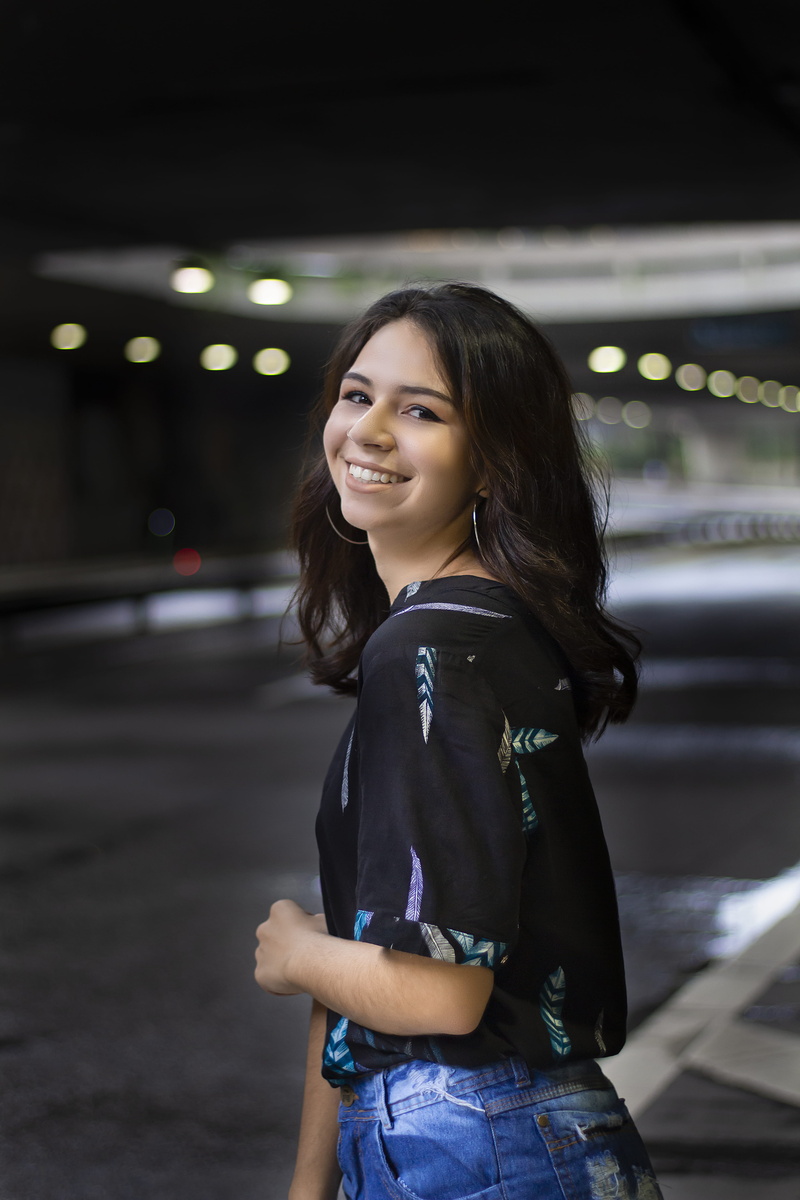 real people, standing, outdoors, pretty, leisure activity, three quarter length, beauty, casual clothing, hands, skin, attractive, emotion, female, casual