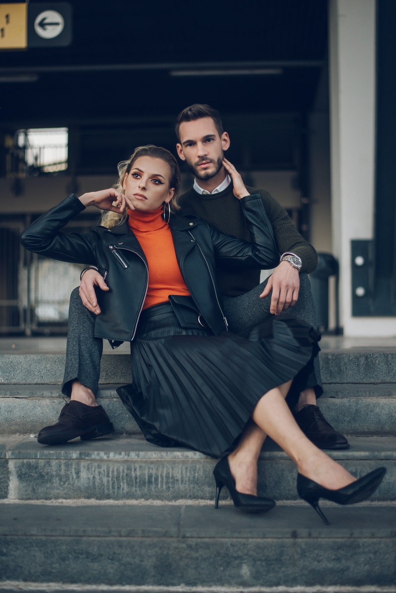 make-up, beautiful, style, men, people, hair, real people, architecture, two people, female, couple - relationship, adult, full length, clothing, young women