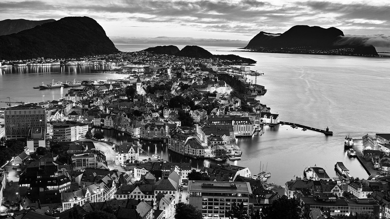 monochrome, Norway, cityscape, Ålesund, buildings, landscape, mountains, city, 1080P, photo, grayscale