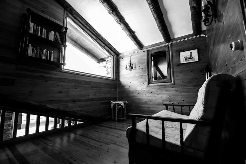pyrenees, cabin, bibliotheque, canape, chalet, andorre, bookshelf, fenetre, etagere, livres, mountains, montagnes, 4K, andorra, books, couch, window