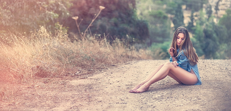 young women, sitting, emotion, one person, fashion, summer, contemplation, outdoors, nature, 1080P, women outdoors, females, tree, teenager, beautiful people