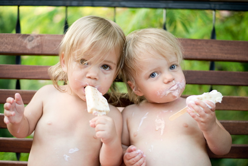 baby, Twins, two, daytime, babies, bar, bench, cheerful, small, ice  cream, twin  girls, Ice Cream, childhood, joy, fun, outdoors, Eating Ice, happiness