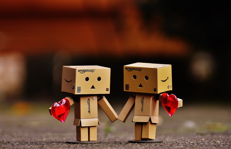 technology, figurine, danbo, robot, figures, toy block, love, together, people, 5K, valentines day, box, offspring, funny, connectedness, box - container