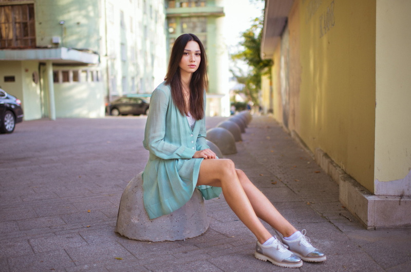 brunette, Maxim Maximov, turquise, sneakers, 1080P, outdoors, freckles, looking at viewer, women, Mariya Volokh