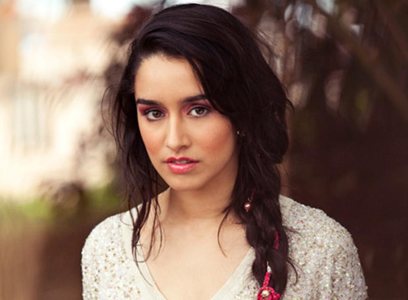 beautiful people, beauty, headshot, hairstyle, body part, front view, looking, adolescence, long hair, looking at camera, 480P, contemplation, young adult