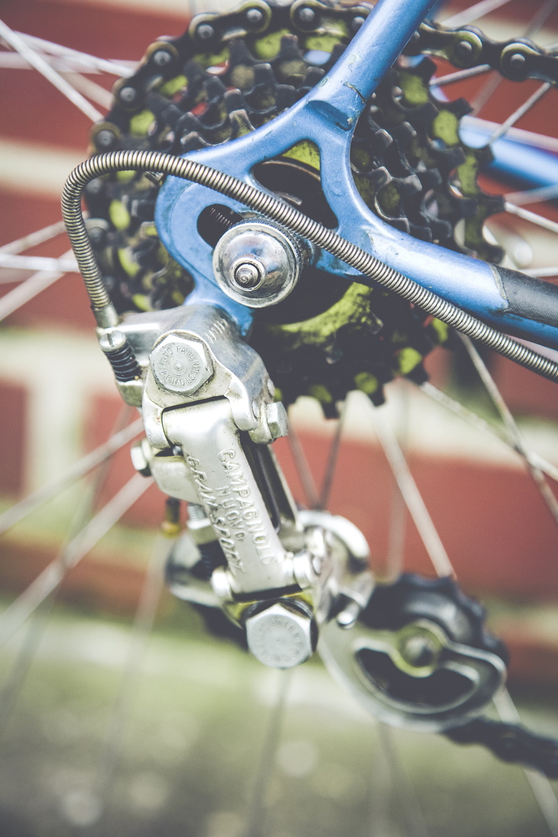 wheel, hand, chrome, connection, spoke, crown gear, trendy, hip, steel, design, focus on foreground, style, frame, indoors, silver colored, cycle, 4K