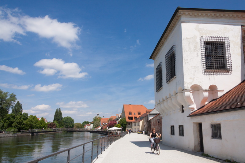 sun, built structure, white, bank, clouds, residential district, nature, pedestrian, fixing, isar, water, river, blue, day, sky, 4K, light, city wall