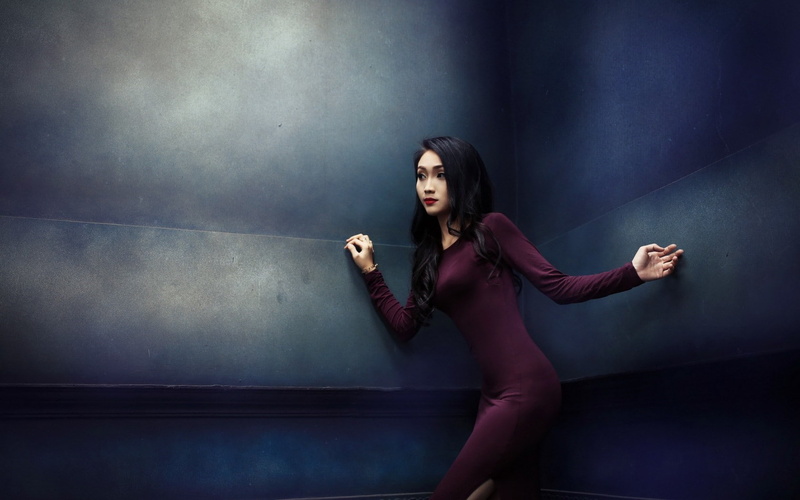 eyeliner, portrait, model, wall, women, looking away, brunette, 720P, red lipstick, purple dresses