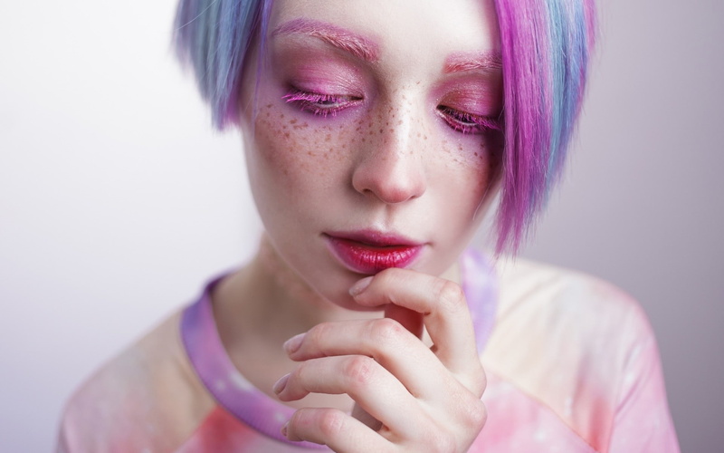 hairstyle, make-up, one person, beautiful people, body part, pink lipstick, front view, human lips, beautiful woman, beauty, lipstick, human face, adult