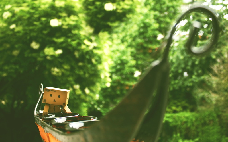 tree, no People, sunlight, danboard, plant, close-up, nature, diving, human representation, selective focus, art and craft, day, metal, growth, danbo, leaf