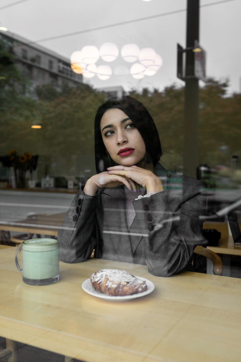 person, female model, young adult, food and drink, portraiture, beautiful, model, beautiful woman, lifestyles, waist up, mocha, restaurant, woman, focus on foreground