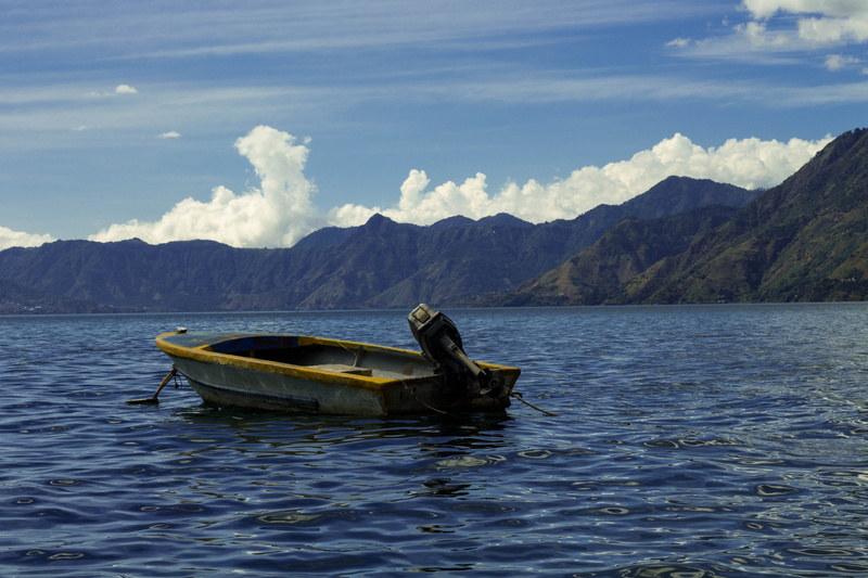 paddle, cloud - sky, dinghy, rowboat, oars, transportation, ocean, 4K, mountain range, non-urban scene, outdoors, sinking, nature, guatemala, sky, boat