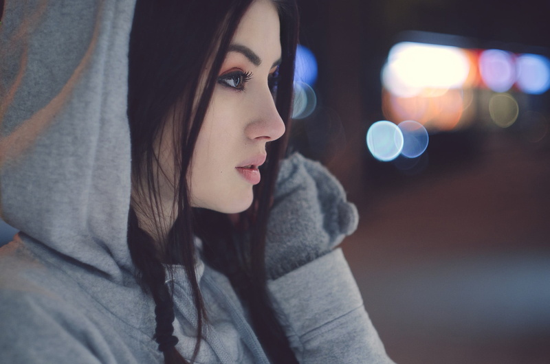 young women, scarf, clothing, one person, real people, gray, face, women, hood - clothing, contemplation, night, hoods, warm clothing, 1080P, leisure activity