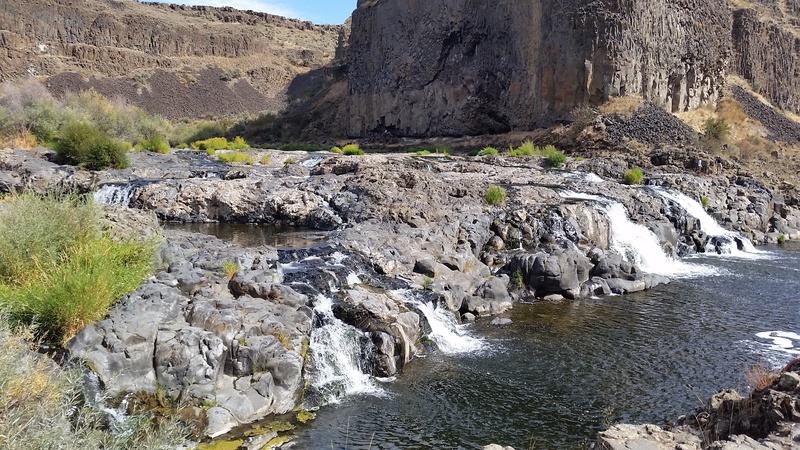 flowing water, non-urban scene, rock, land, water, eroded, 2K, beauty in nature, nature, rock - object, tranquility, river, rock formation, rocky coastline