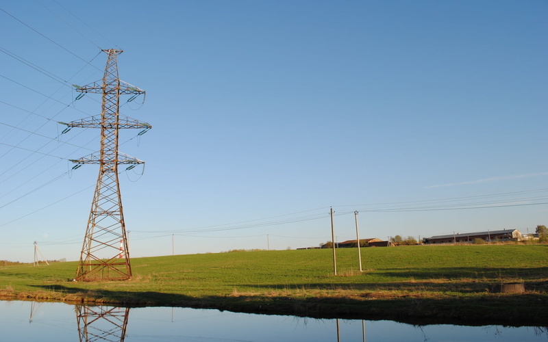 sky, outdoors, connection, metal, power supply, landscape, post, day, yellow, cable, land, 720P, grass, clear sky, technology, nature, electricity pylon