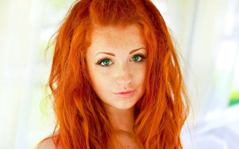 green eyes, indoors, freckles, dyed red hair, front view, simple background, portrait, beautiful people, looking at camera, long hair, close-up, 2K, human hair