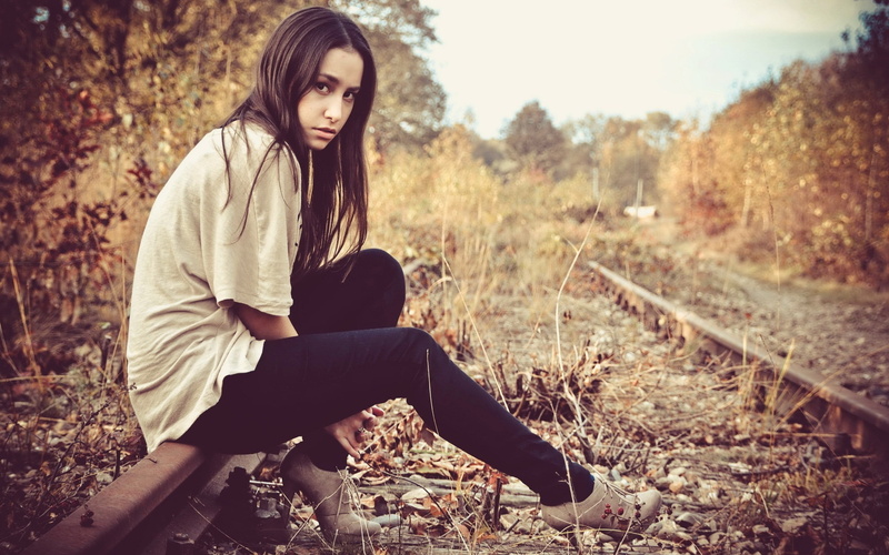 old-fashioned, outdoors, women outdoors, depth of field, sports Clothing, sport, solitude, adult, fashion, rail transportation, plant, sports Training