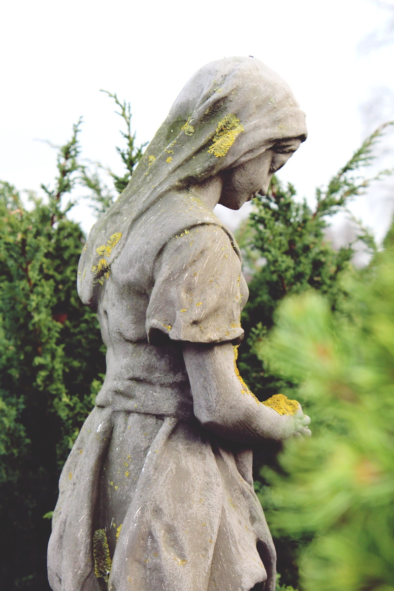 selective focus, mourning, close, mystical, representation, die, day, sculpture, creativity, stone figure, focus, woman, prayer, figure, grave, dress, god