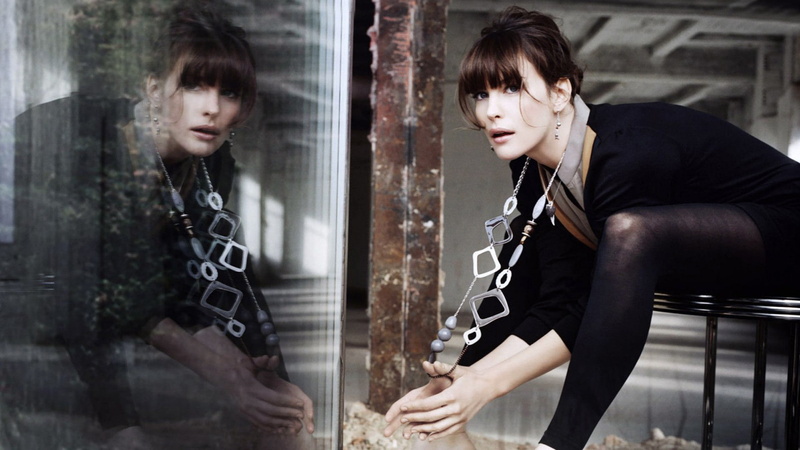 reflection, model, casual clothing, young adult, emotion, beautiful woman, hair, looking, young women, actress, Liv Tyler, fashion, contemplation, hairstyle
