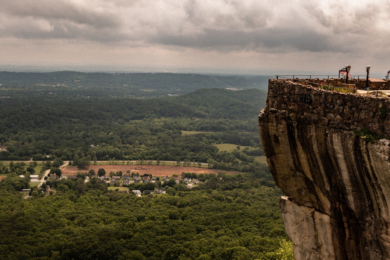 tranquil scene, lookout mountain, outdoors, serenity, tree, lovers, homes, rock city, houses, dropoff, forest, landscape, environment, day, scenic, distance