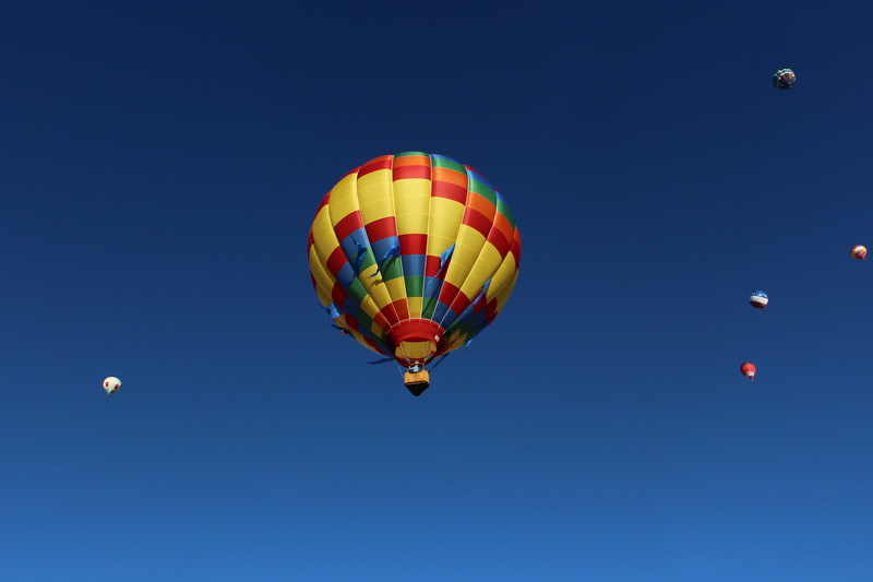 air, hot Air Balloon, fun, motion, mid-air, sky, no people, moving up, travel, multi Colored, nature, balloon, freedom, 5K, outdoors, clear sky, adventure