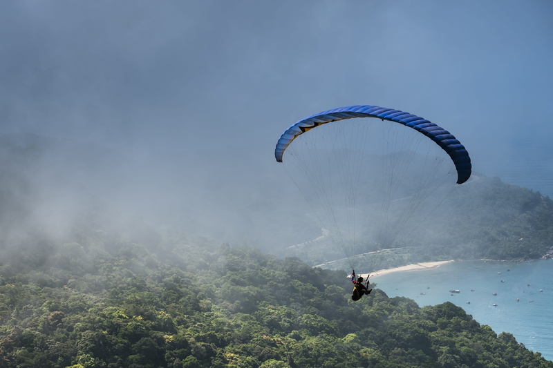 the landscape, parachute, hanging, danang, the sea, green, glider glider, joy, beauty in nature, riding, fly, activities, man, forest, sky, tree, action