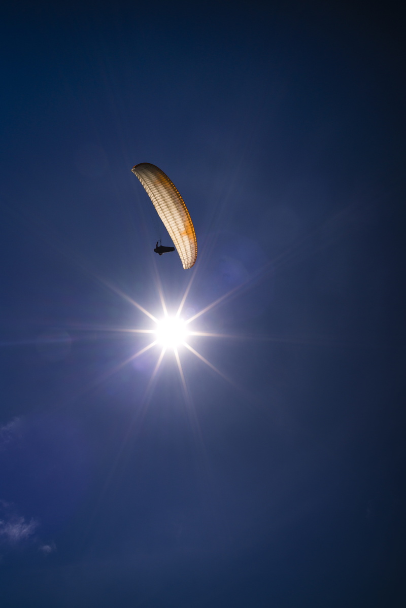 adventure, paragliding, cartoon, though, the sea, the landscape, wind, danang, skydiving, extreme, bright, sunbeam, on, sky, green, flying, 8K, dom, flight