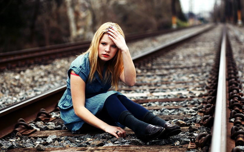 long hair, beauty, young Women, disappointment, grief, hair, one Person, full length, waiting, women, blond Hair, real people, problems, fashion, sadness