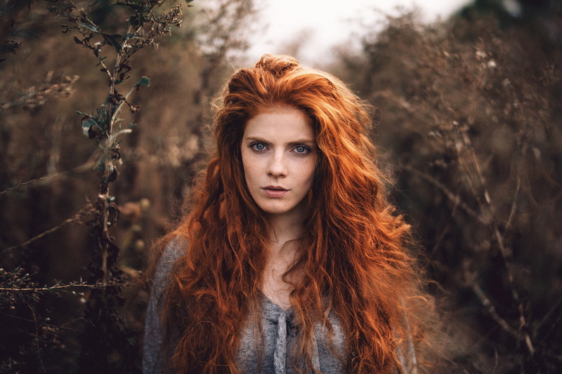 depth of field, outdoors, lifestyles, one Woman Only, woman, gray, sensuality, autumn, fashion, dyed red hair, model, wavy hair, females, neck, women, women outdoors