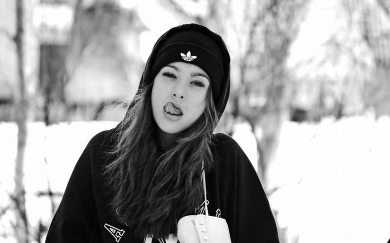 winter, cold, clothing, top, long hair, monochrome, standing, hat, 1080P, lifestyles, one person, real people, outdoors, hairstyle, women outdoors, portrait
