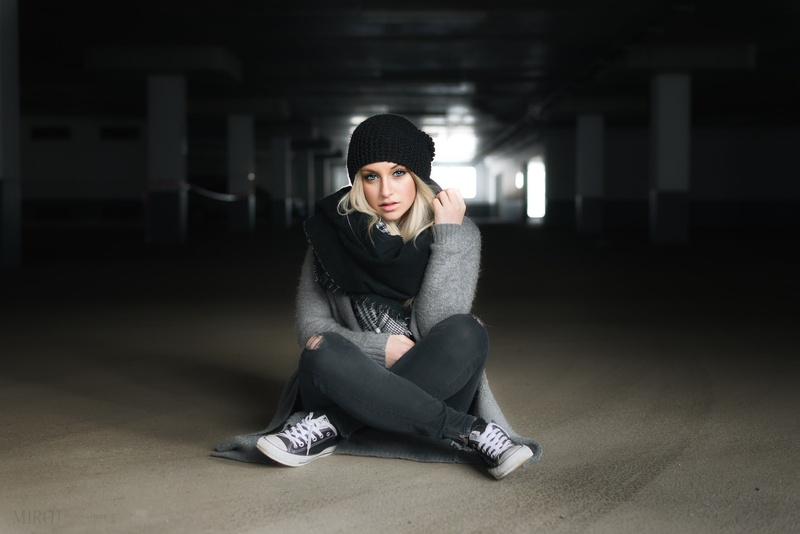 s, black, grey, sitting, jeans, knit, blonde, 1080P, sweater, shoes, women, cap