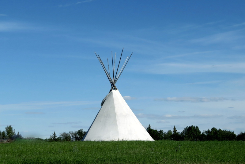 green color, landscape, saskatchewan, tranquility, 4K, cloud - sky, tradition, tent, sunlight, camp, shelter, day, aboriginal, grass, tree, land, white color