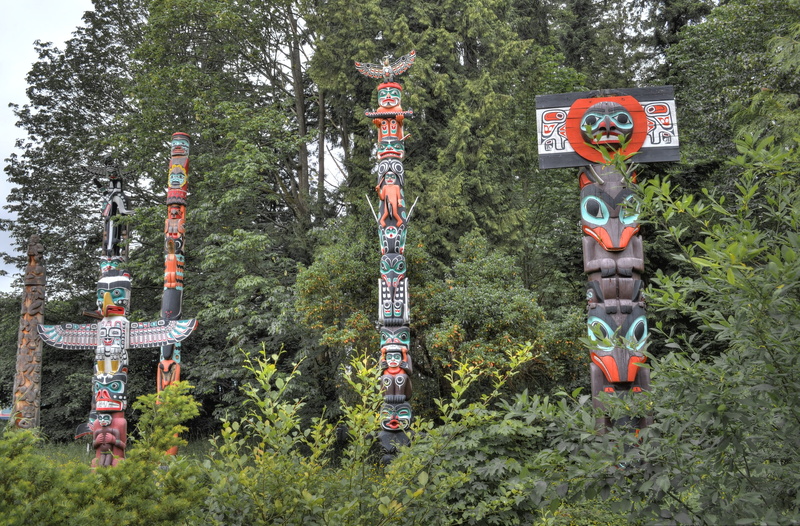 totème, art and craft, communication, land, plant, canada, 2K, vancouver, male likeness, green color, growth, human representation, indian, day, creativity