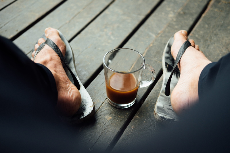 drinking, one Person, drink, fresh, adult, clear, cabin, coffee, close-up, sitting, glass, havaiana, peaceful, restaurant, relax, men, alcohol, human Hand