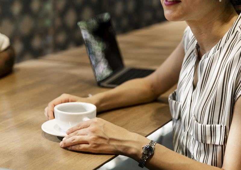 break, caffeine, coffee house, one person, human body part, hand, adult, coffee, brewed, cafe, hot drink, holding, mug, beverage, coffee cup, human hand