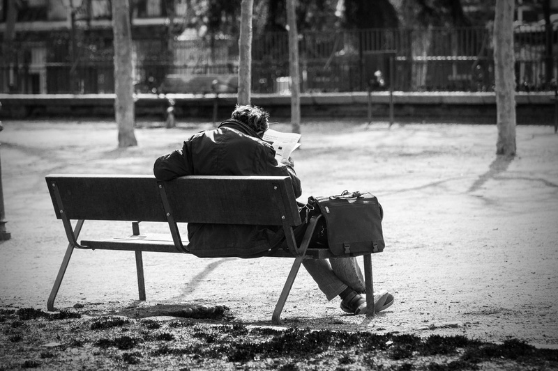 activity, bank, portfolio, warm clothing, leisure activity, peaceful, day, outdoors, nature, focus on foreground, seat, man on a bench, bench, loneliness