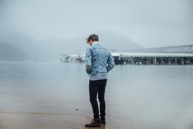 clouds, one Man Only, full length, beach, adults Only, young men, leisure activity, sea, lake, shore, denim jacket, standing, jeans, males, fog, one Person