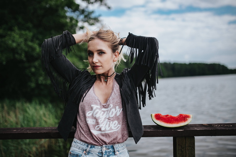 wooden pier, fruit, water, caucasian Ethnicity, Blonde, women, girl, hair, people, ripped, jetty, leisure activity, females, snack, beauty, converse, young Adult