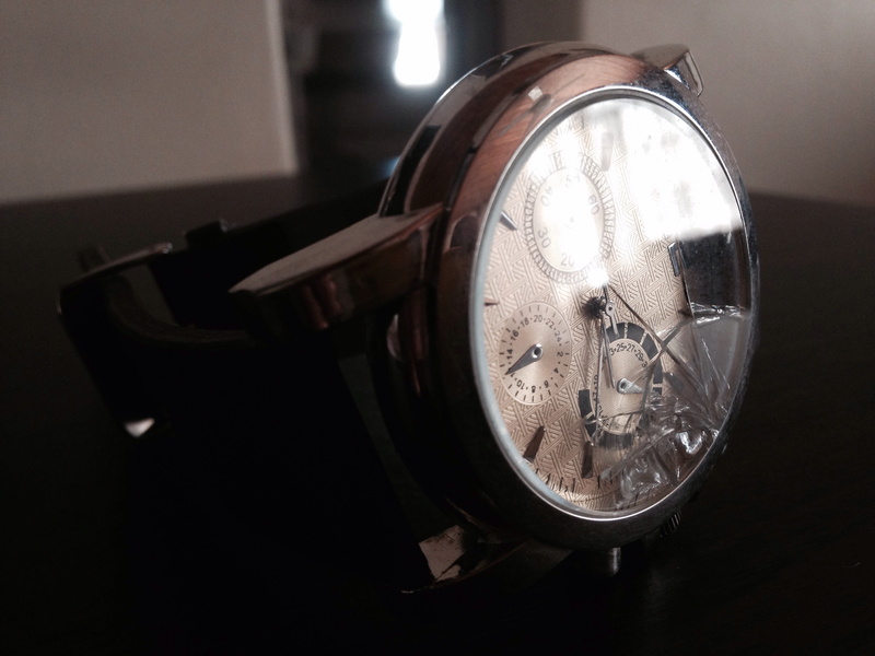 silver, wood - material, strap, minute hand, 2K, drink, close-up, indoors, table, colored, watch, time, focus on foreground, antique, black, round, clock