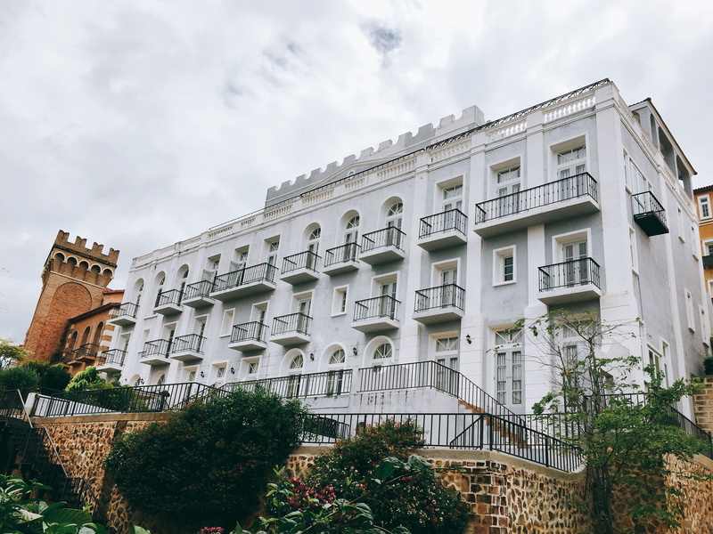 city, design, white house, window, day, nature, sky, low angle view, cloud - sky, outdoors, building, tree, 8K, built structure, balcony, travel destinations