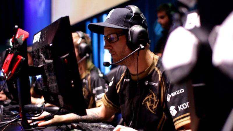robin fifflaren johansson player csgo ninjas in pyjamas, clothing, adult, indoors, microphone, listening, backstage, performance, people, occupation, communication