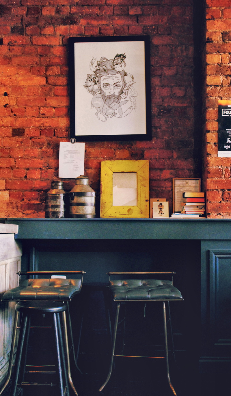 5K, container, books, business, coffee shop, indoors, wall - building feature, picture frame, frames, johannesburg, daleahs, empty, no people, south africa