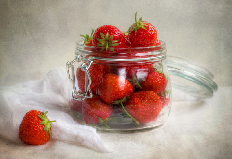 jar, wellbeing, container, strawberry, fruit, transparent, airtight, no people, close-up, freshness, organic, strawberries, indoors, healthy eating, glass - material
