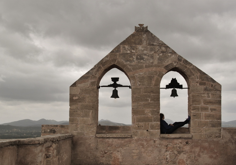 sky, outlook, monument, wide, rest pause, clouds, cloud cover, brown, history, weather, place of worship, day, rest, religion, wall, architecture, castle