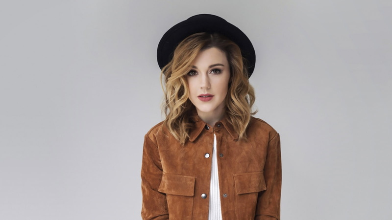 blond hair, hair, copy space, beautiful woman, looking at camera, hat, clothing, indoors, white background, young women, fashion, studio shot, one person