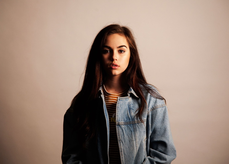 brunette, women, singer, simple background, long hair, dark hair, frontal view, Maggie Lindemann, 1080P