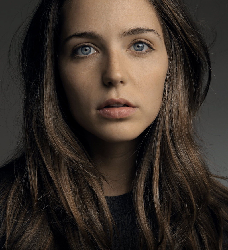 gradient, simple background, 720P, Jessica Rothe, brunette, face, actress, blue eyes, women, frontal view