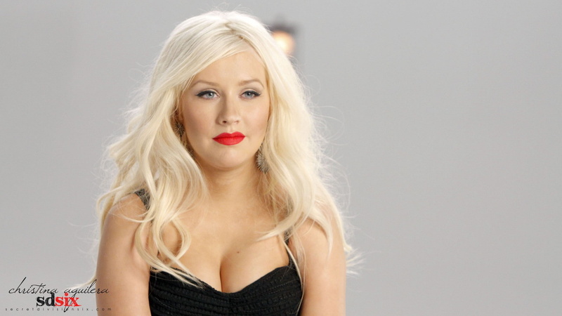 celebrity, flirting, portrait, hair, lipstick, 1080P, long hair, fashion, headshot, looking at camera, red, blond hair, Christina Aguilera, beautiful people